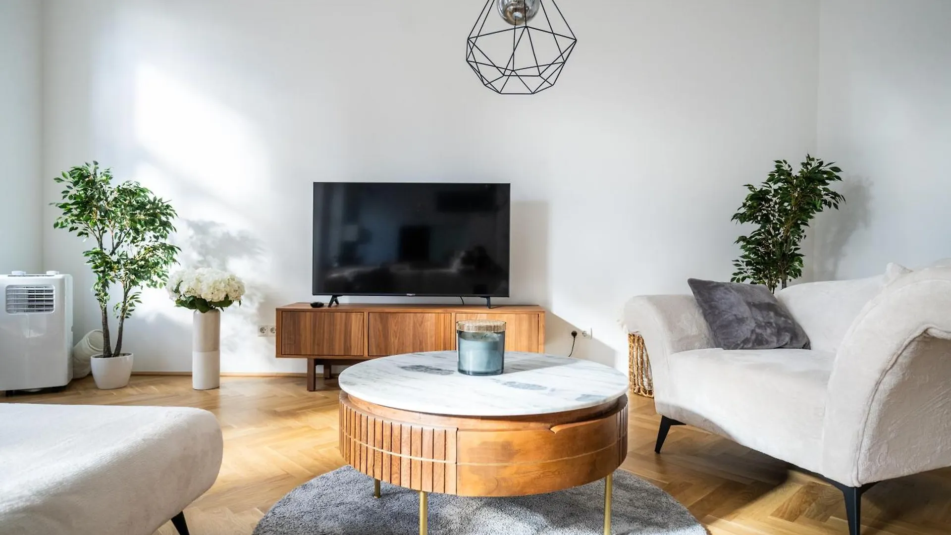 4Ty3 Apartments - Spacious Apartment In The Heart Of The 8Th District Is Calling Vienna