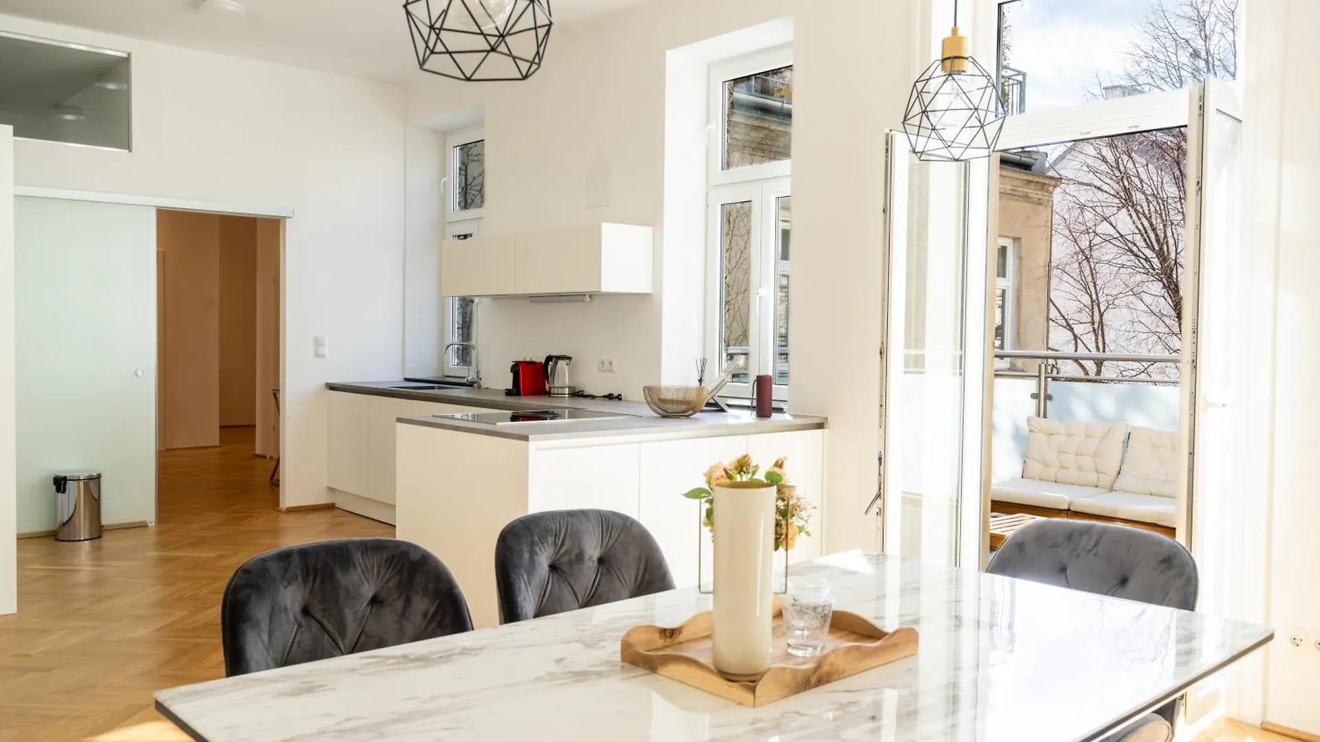 4Ty3 Apartments - Spacious Apartment In The Heart Of The 8Th District Is Calling Wien